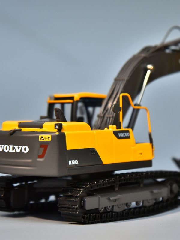 VOLVO مدل Excavator VOLVO EC220DL مدل excavator الگو اصلی ماشین آلات مهندسی شبیه سازی تزئینات excavator
