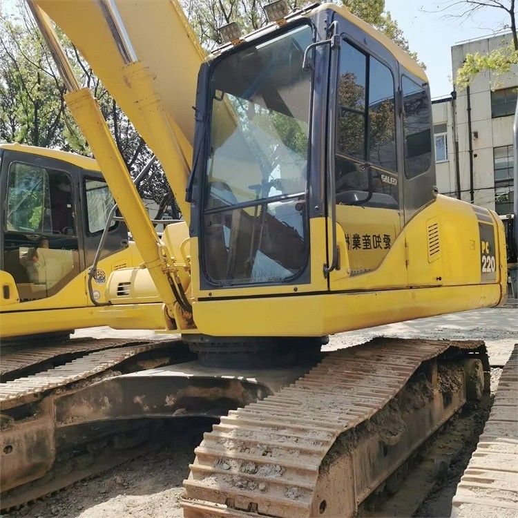 حفاری کاماتسو PC200-6 استفاده شده با موتور کامینز بازسازی شده برای معادن ساختمانی