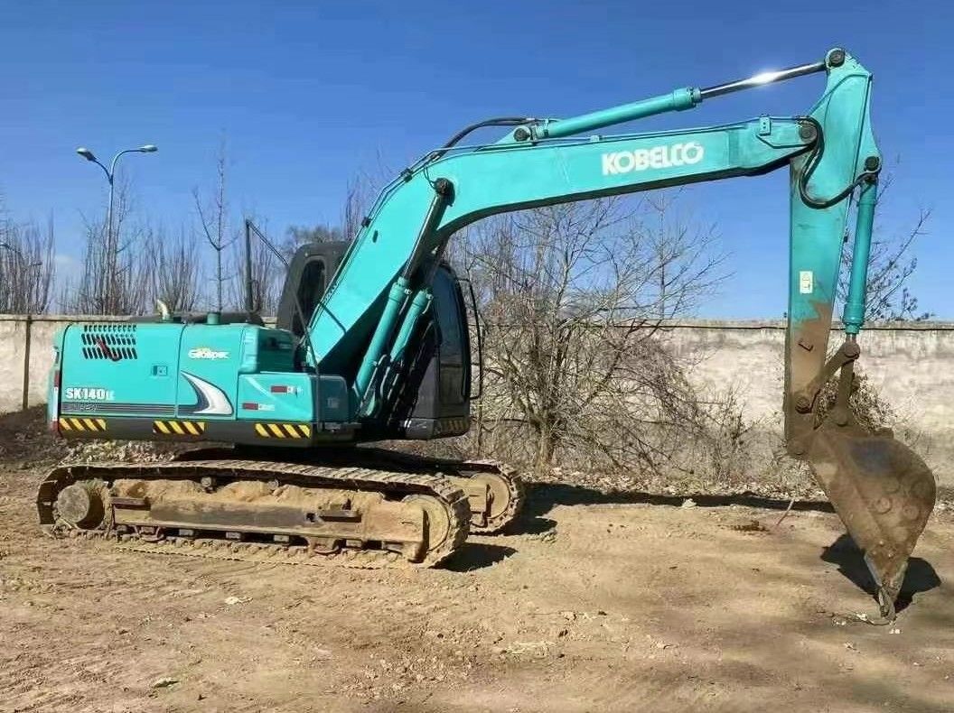 کاوشگر هیدرولیک مدل 2018 کوبلکو SK140-8 با 5000 ساعت کار آماده کار است