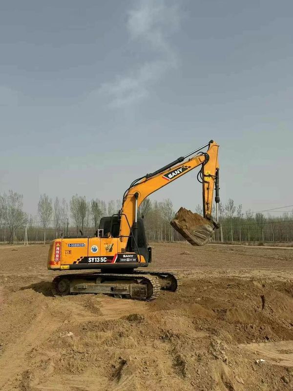 استفاده شده SANY SY135 13.5 تن حفاری برای ساخت و ساز معدن زمین جابجایی برنامه های کاربردی