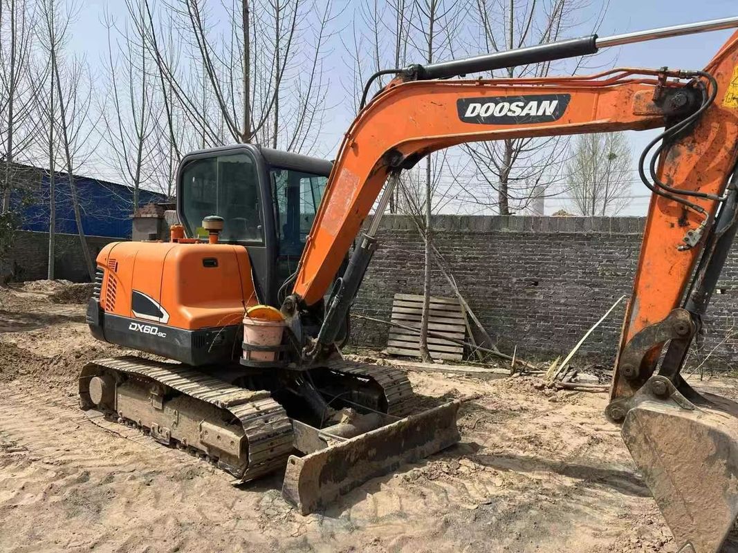 به خوبی نگهداری شده استفاده شده 2020 Doosan DX60-9C 6 تن حفاری برای کار بهره وری زمین شناسی