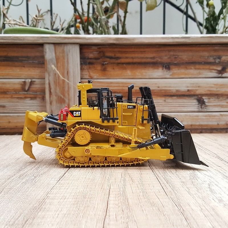 DM 1/50 D10T2 بولدوزر مدل ساختمانی مدل دایکست 85532C کلکسیونی