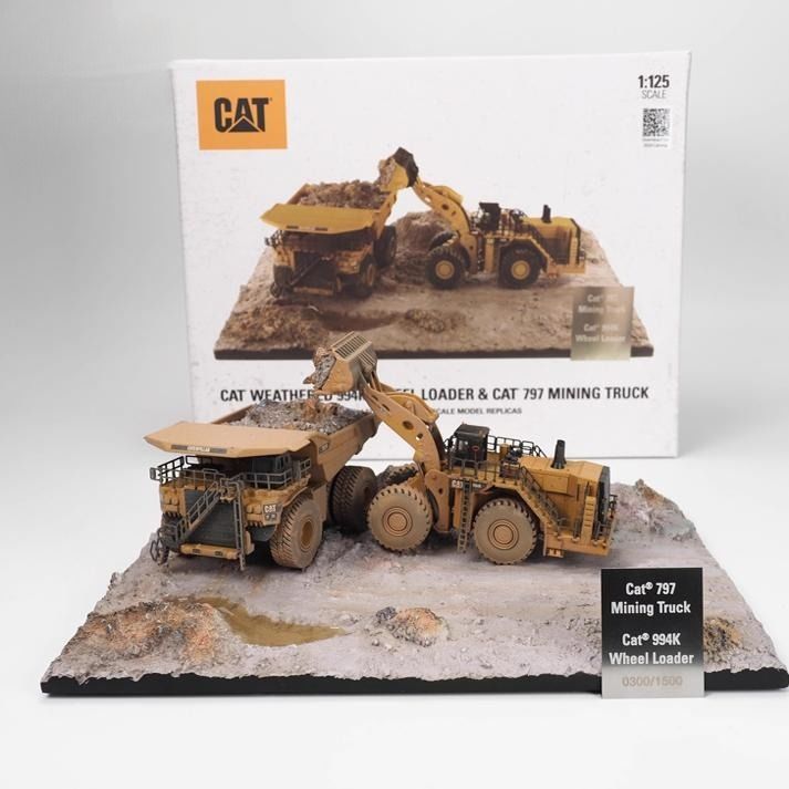 Diecast Masters مدل مجموعه ماکت صحنه گل آلود لودر چرخ‌دار و کامیون کمپرسی معدن در مقیاس 1/125، 85762
