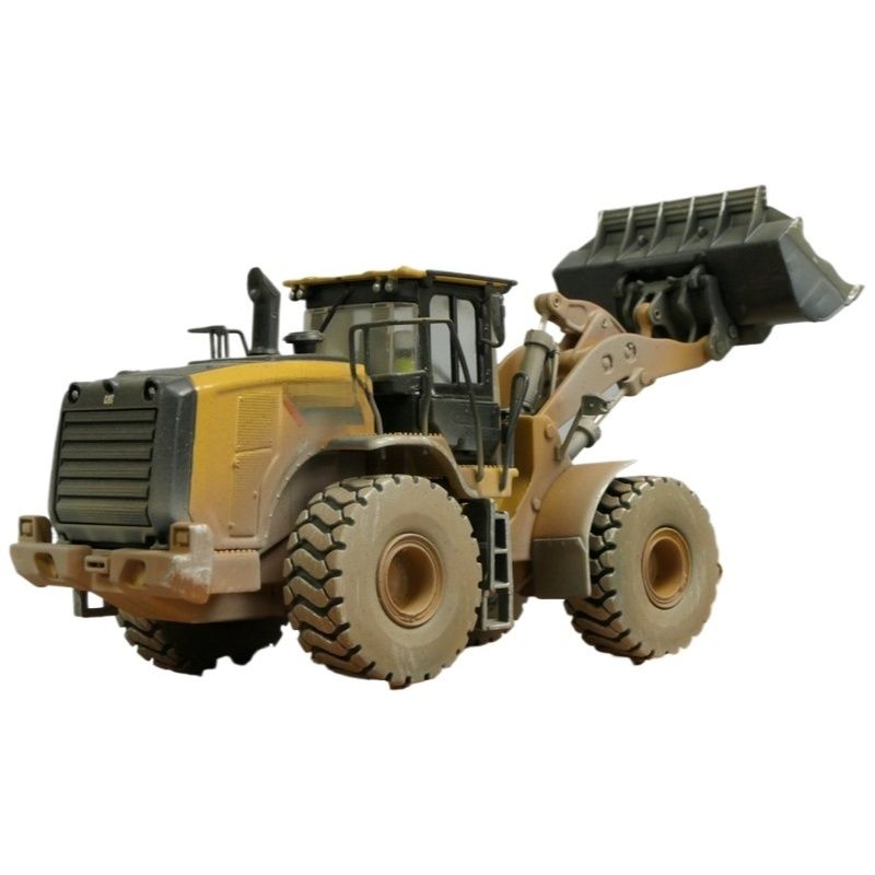 DM 1:50 Diecast Masters 966M Loader Muddy Weathered Version Engineering Vehicle Model 85703