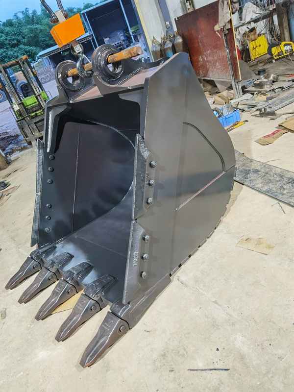 سفارشی 2.61 m3 ظرفیت Q355B Excavator Rock Bucket Attachment برای Cat 349